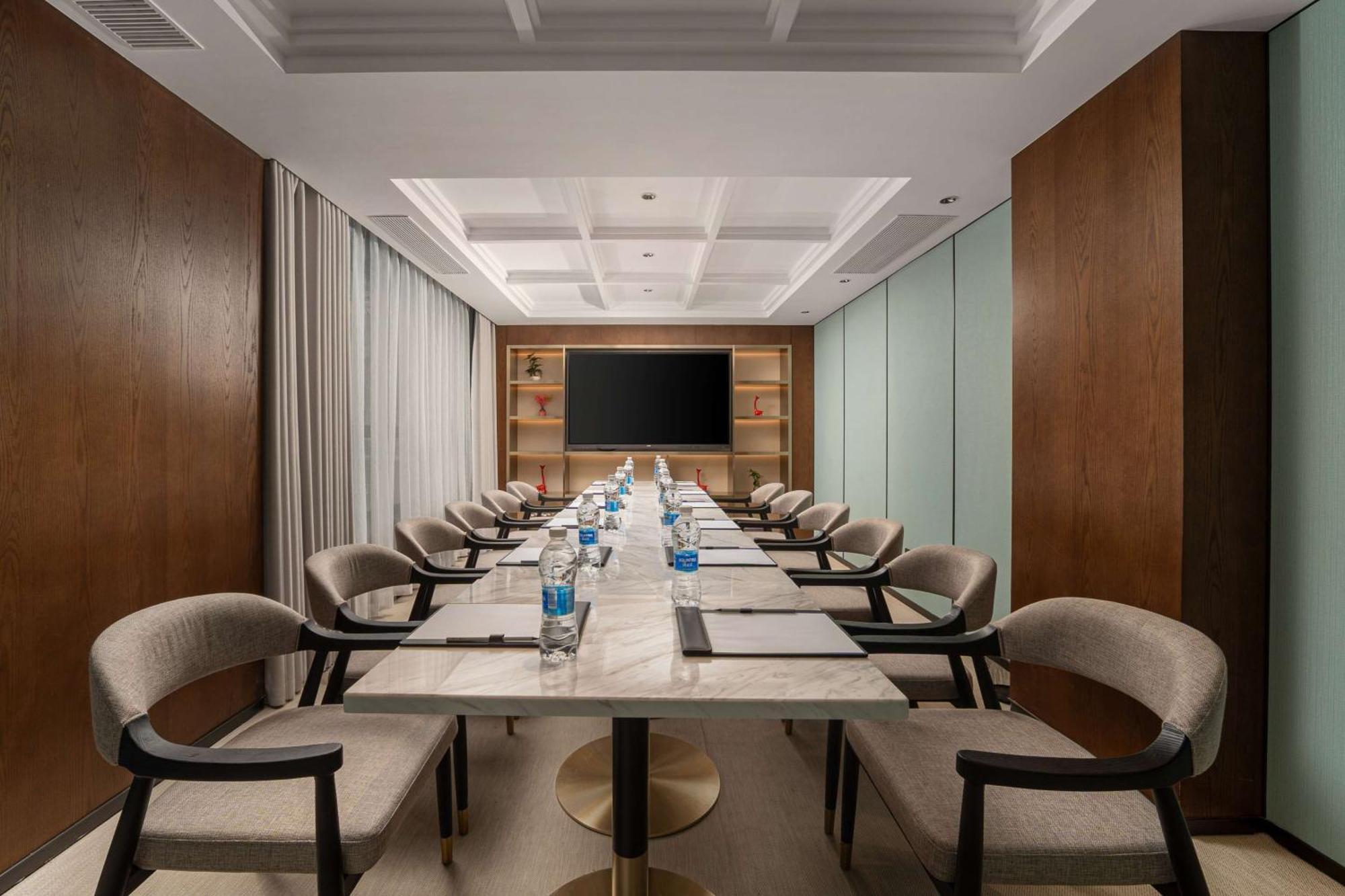 Hotel Hilton Garden Caoyang