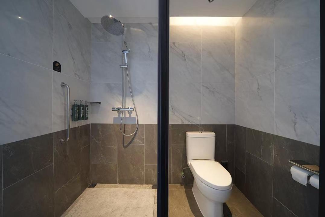 Hilton Garden Caoyang 4*