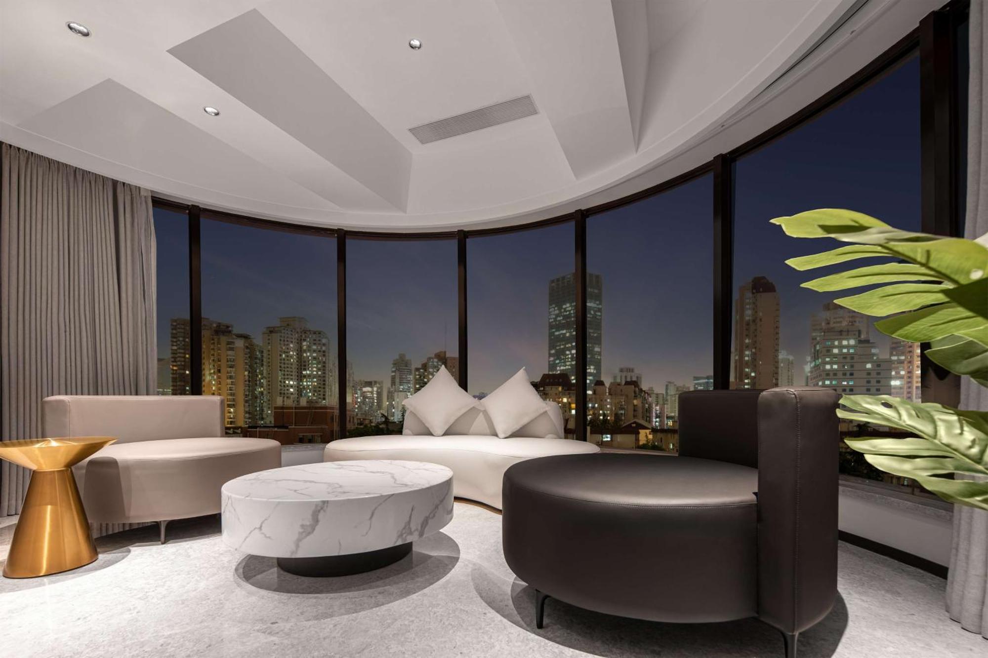 Hilton Garden Caoyang Hotel